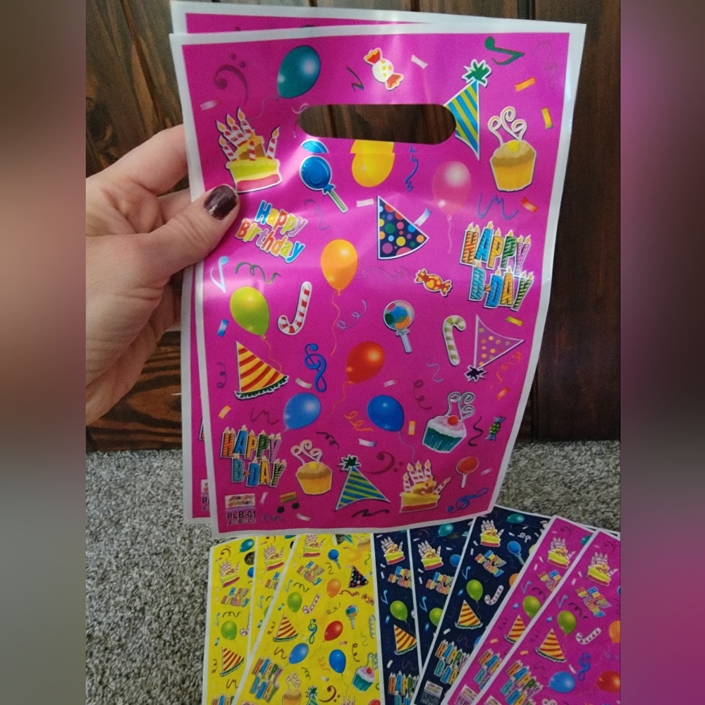 10 New Birthday Party Favor Bags - Picture 2 of 8